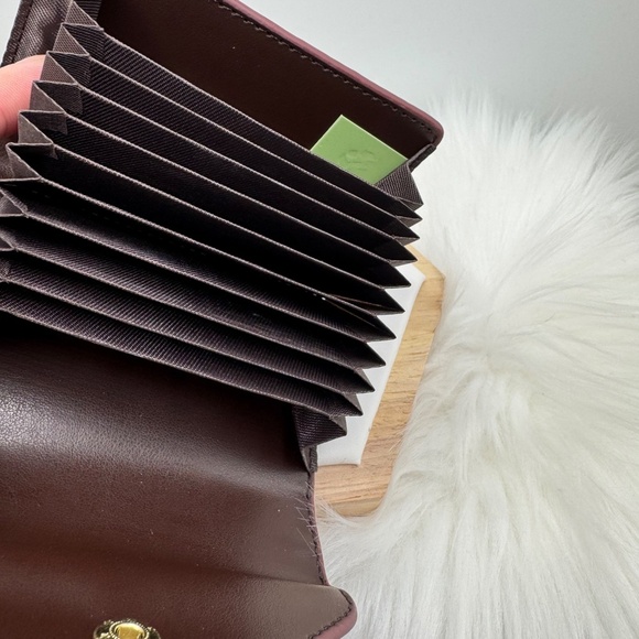 Women’s Minimalist Red Wine Card Wallet - Picture 5 of 8